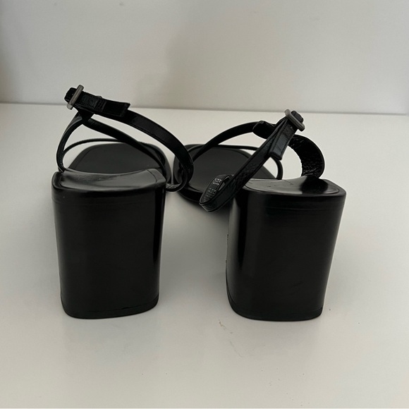 Gucci Sandals in Black (US 8.5) - Picture 10 of 13